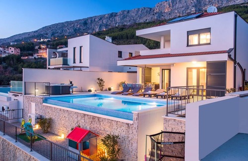 Jesenice Villa | 127 m² Villa ∙ 4 bedrooms ∙ 9 guests