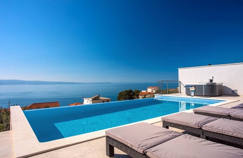 Jesenice Villa | 127 m² Villa ∙ 4 bedrooms ∙ 9 guests