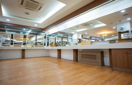 Chunghyang Hotel | 128 m² Hotel ∙ 3 bedrooms ∙ 10 guests