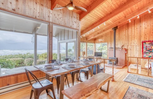 Seal Rock House | 128 m² House ∙ 2 bedrooms ∙ 6 guests