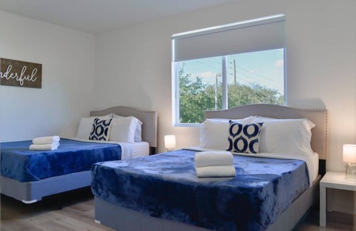Golden Glades House | 128 m² House ∙ 3 bedrooms ∙ 8 guests