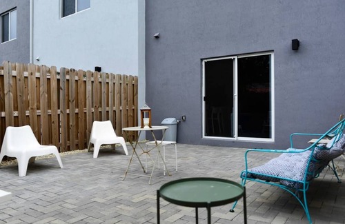 Golden Glades House | 128 m² House ∙ 3 bedrooms ∙ 8 guests