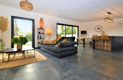 Montfavet House | 128 m² Maisonette ∙ 3 bedrooms ∙ 6 guests