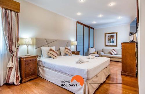 Albufeira House | #128 Number 10 Villa by Home Holidays