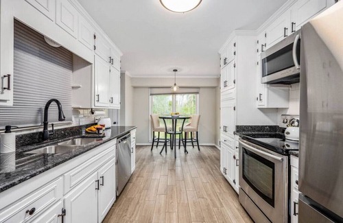 Macon House | 1287 Marlowe Drive- Macon