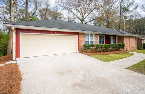 Macon House | 1287 Marlowe Drive- Macon