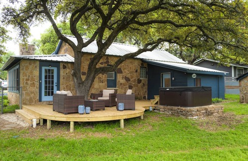 Johnson City House | 129 m² House ∙ 2 bedrooms ∙ 6 guests