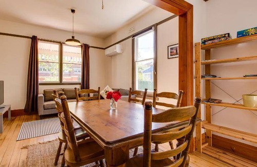North Hobart House | 129 m² House ∙ 3 bedrooms ∙ 7 guests