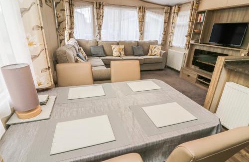 South Lakeland Leisure Village House | 12A Borwick Lakes