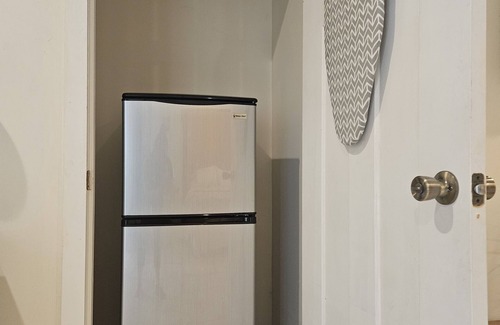 Catalina House | 12min/Universal, 5/min to Downtown. Hotel Room Style in a Cozy House in Florida