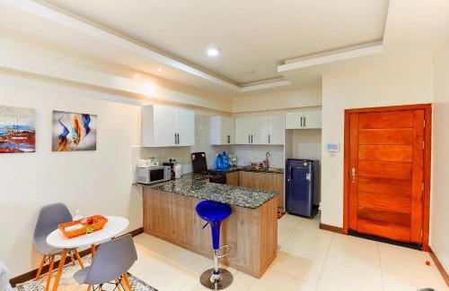 Kilimani Apartment | 12th Flr Luxe Apt Kilimani City View & Pool NBO