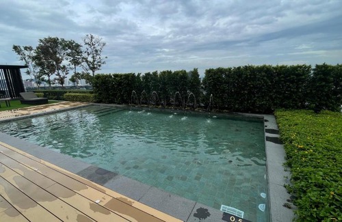 George Town Apartment | 13 Beacon Executive Suites #RoofTopPool #LuxurySuites
