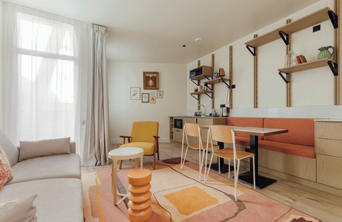 Limoges Hotel | 13-bedroom hotel with breakfast located in the center of Limoges.