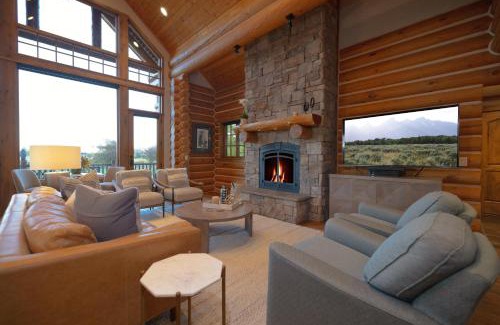 Victor House | 13 Blackfoot Trail