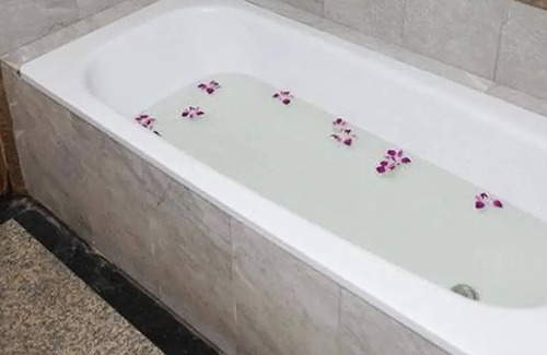 Bang Rak Phatthana Hotel | 13 Coins Bangyai Hotel