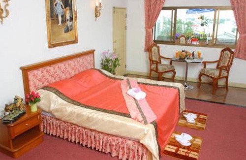 Bang Rak Phatthana Hotel | 13 Coins Bangyai Hotel