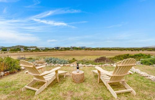 Goolwa Beach House | 13 Kightley Rd - BYO Linen - Pets Negotiable - Wi-Fi