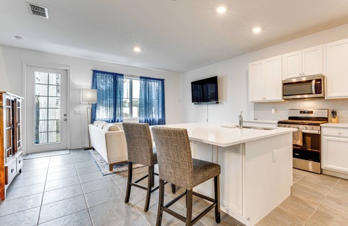 Davenport House | 13 Mi to Disney: Davenport Townhome w/Patio!