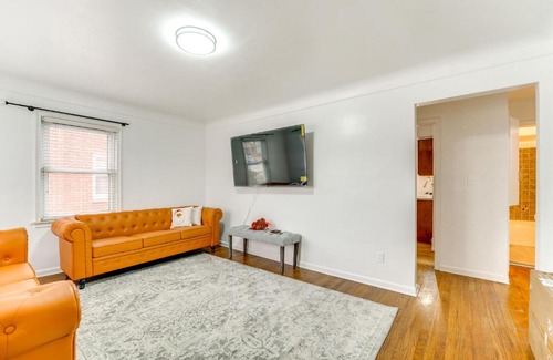 Dearborn House | 13 Mi to Downtown Detroit Bright Home