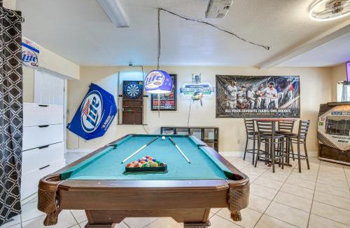 Biggs Field Apartment | 13 Mi to Downtown El Paso Home with Game Room and Bar