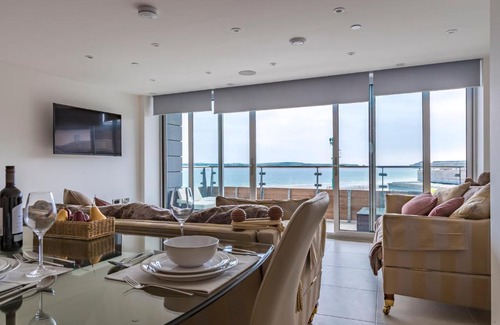 Tenby Apartment | 13 Waters Edge