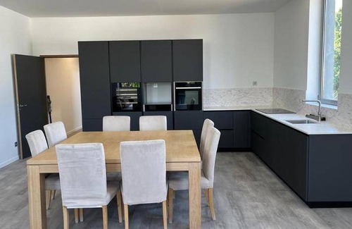 Saint-Symphorien-d'Ozon Apartment | 130 m² Apartment ∙ 3 bedrooms ∙ 6 guests