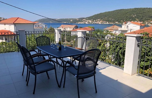 Rab Town Apartment | 130 m² Apartment ∙ 4 bedrooms ∙ 8 guests