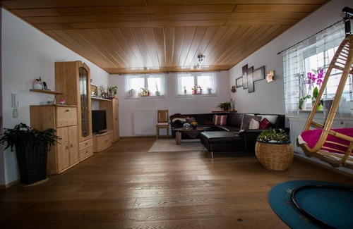 Hohenau Apartment | 130 m² Apartment ∙ 4 bedrooms ∙ 8 guests