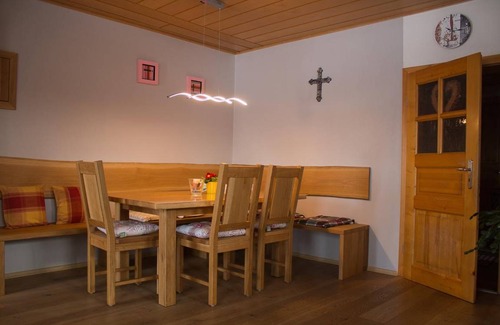 Hohenau Apartment | 130 m² Apartment ∙ 4 bedrooms ∙ 8 guests