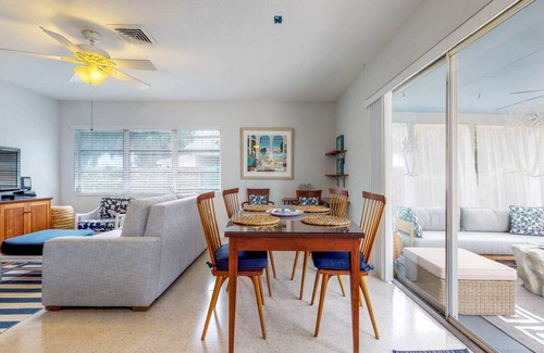Anna Maria Cottage | 130 m² Cabin ∙ 2 bedrooms ∙ 6 guests