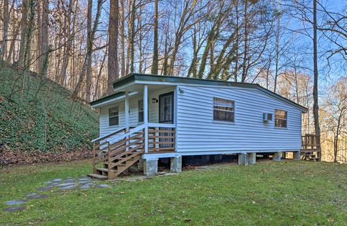 Bryson City Cottage | 130 m² Cabin ∙ 2 bedrooms ∙ 11 guests
