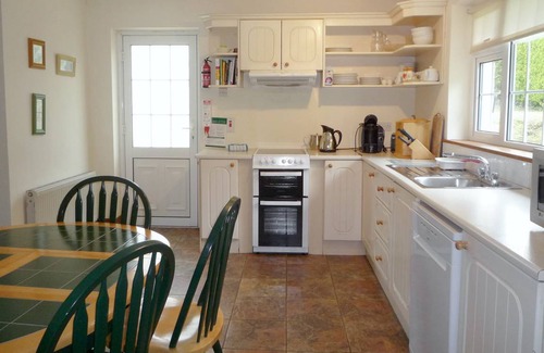 Kenmare Cottage | 130 m² Cabin ∙ 3 bedrooms ∙ 6 guests