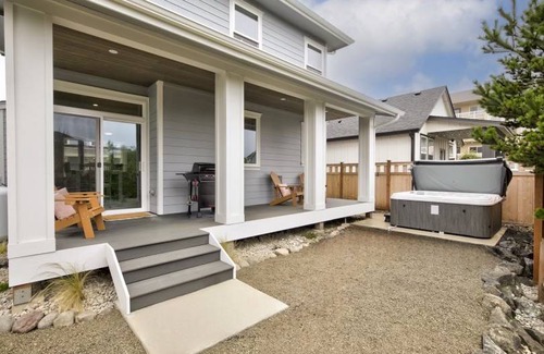 Ocean Shores Cottage | 130 m² Cabin ∙ 3 bedrooms ∙ 10 guests