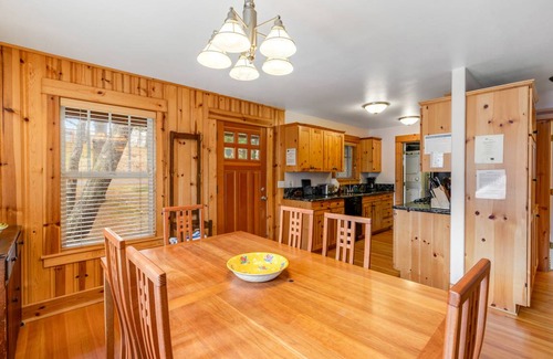 Gearhart Cottage | 130 m² Cabin ∙ 4 bedrooms ∙ 8 guests