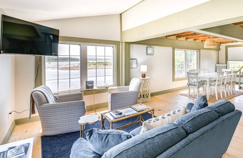 Winter Harbor Cottage | 130 m² Cabin ∙ 2 bedrooms ∙ 7 guests
