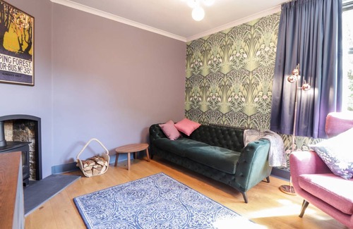 Loughton Cottage | 130 m² Cottage ∙ 3 bedrooms ∙ 5 guests
