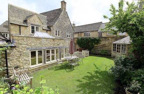 Burford Cottage | 130 m² Cottage ∙ 3 bedrooms ∙ 6 guests