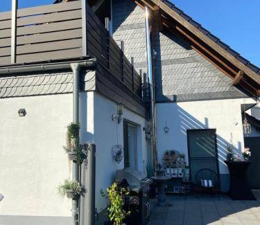 Ronsdorf Apartment | 130 m² Apartment ∙ 3 bedrooms ∙ 11 guests