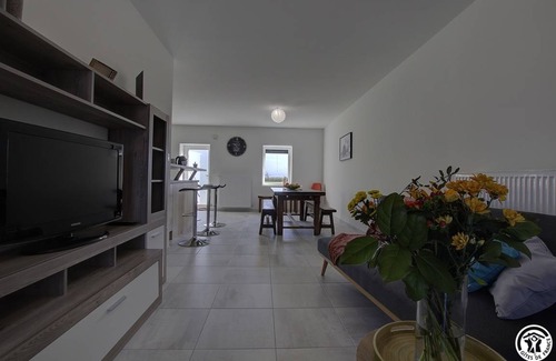 Peronnas House | 130 m² Gîte ∙ 4 bedrooms ∙ 12 guests