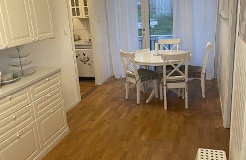 Jarfalla Municipality House | 130 m² House ∙ 5 bedrooms ∙ 2 guests