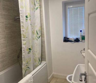 Basingstoke House | 130 m² House ∙ 1 bedroom ∙ 7 guests