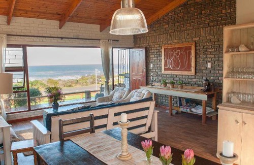 Kleinmond House | 130 m² House ∙ 3 bedrooms ∙ 6 guests