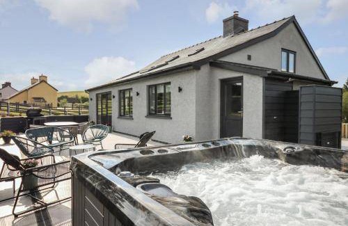 Devils Bridge House | 130 m² House ∙ 3 bedrooms ∙ 6 guests