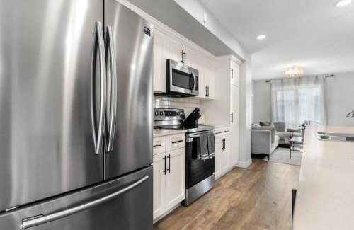 West Edmonton House | 130 m² House ∙ 4 bedrooms ∙ 10 guests