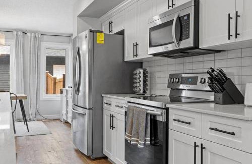West Edmonton House | 130 m² House ∙ 4 bedrooms ∙ 10 guests