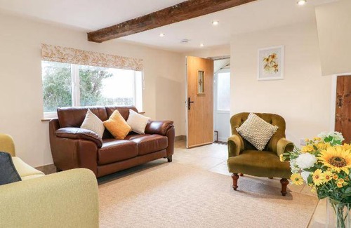 Great Haywood House | 130 m² House ∙ 3 bedrooms ∙ 6 guests