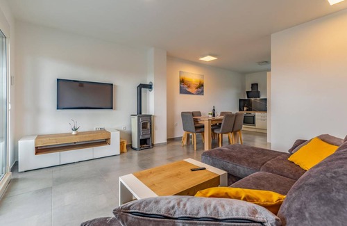 Pomer House | 130 m² Maisonette ∙ 2 bedrooms ∙ 5 guests