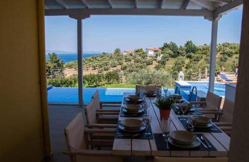 Agios Nikolaos Resort | 130 m² Resort ∙ 4 bedrooms ∙ 8 guests
