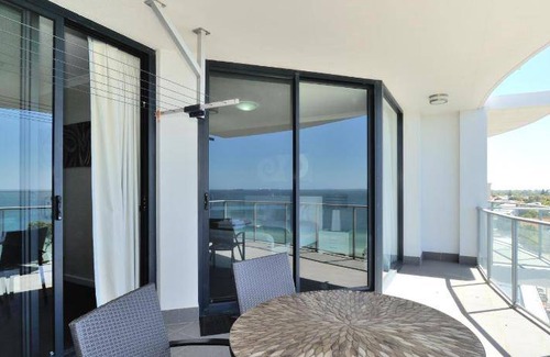 Rockingham Apartment | 130 m² Serviced apartment ∙ 3 bedrooms ∙ 6 guests