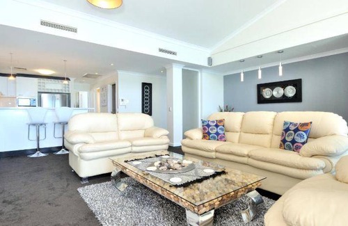Rockingham Apartment | 130 m² Serviced apartment ∙ 3 bedrooms ∙ 6 guests